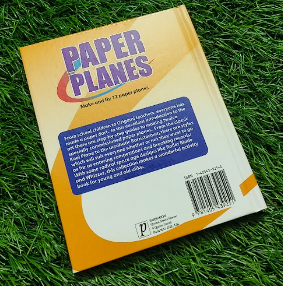 Paper Planes make and fly 12 paper planes By Nick Robinson (Hardcover)