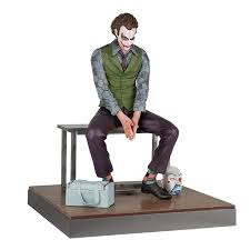 Joker Sitting - Action Figure 15cm
