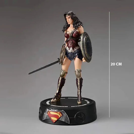 DC: Wonder Woman 20cm Led Base - Premium Action Figure