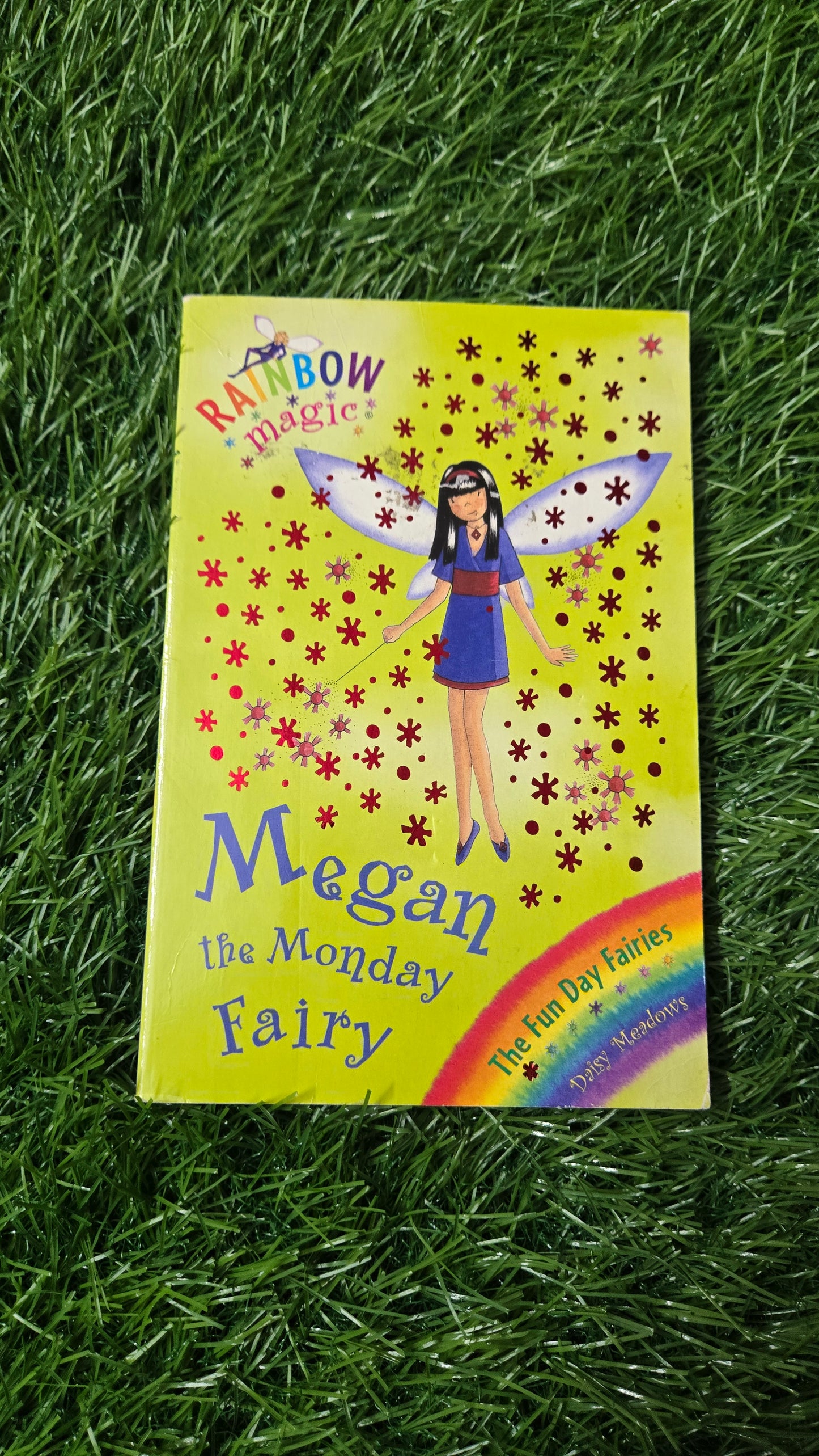 Megan The Monday Fairy: The Fun Day Fairies Book 1 (Rainbow Magic) by Daisy Meadows