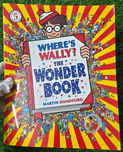 Where's Wally? The Wonder Book: From the original search-and-find series By Martin Handford