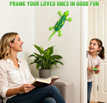 RC Gecko Crawling Lizard along Walls and Ceilings with Luminous LED Eyes, Remote Control, Realistic Movements 4+ years