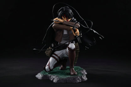 Levi Ackerman Fortitude Sitting AOT Action Figure 17 cm
