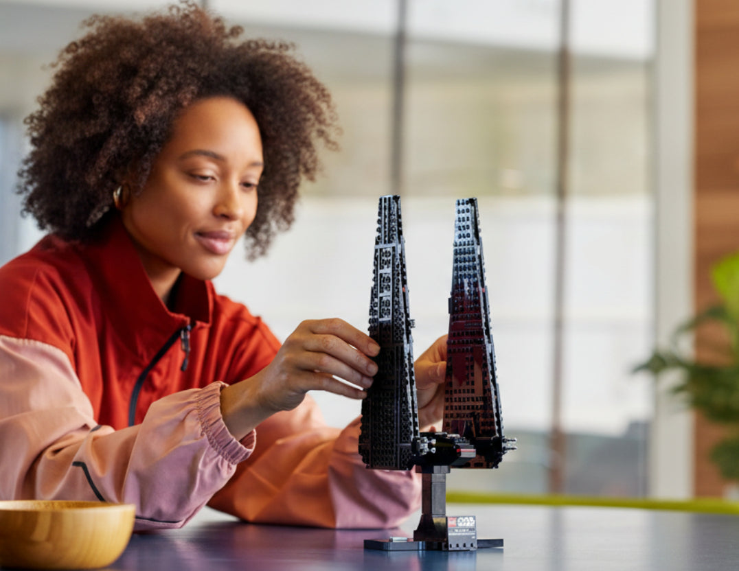 Star Wars Kylo Ren’s Command Shuttle, Buildable Starship Model Kit Building Blocks for 18+ Gift