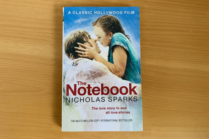 THE NOTEBOOK By NICHOLAS SPARKS (Paperback)
