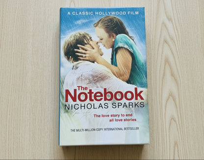 THE NOTEBOOK By NICHOLAS SPARKS (Hardcover)
