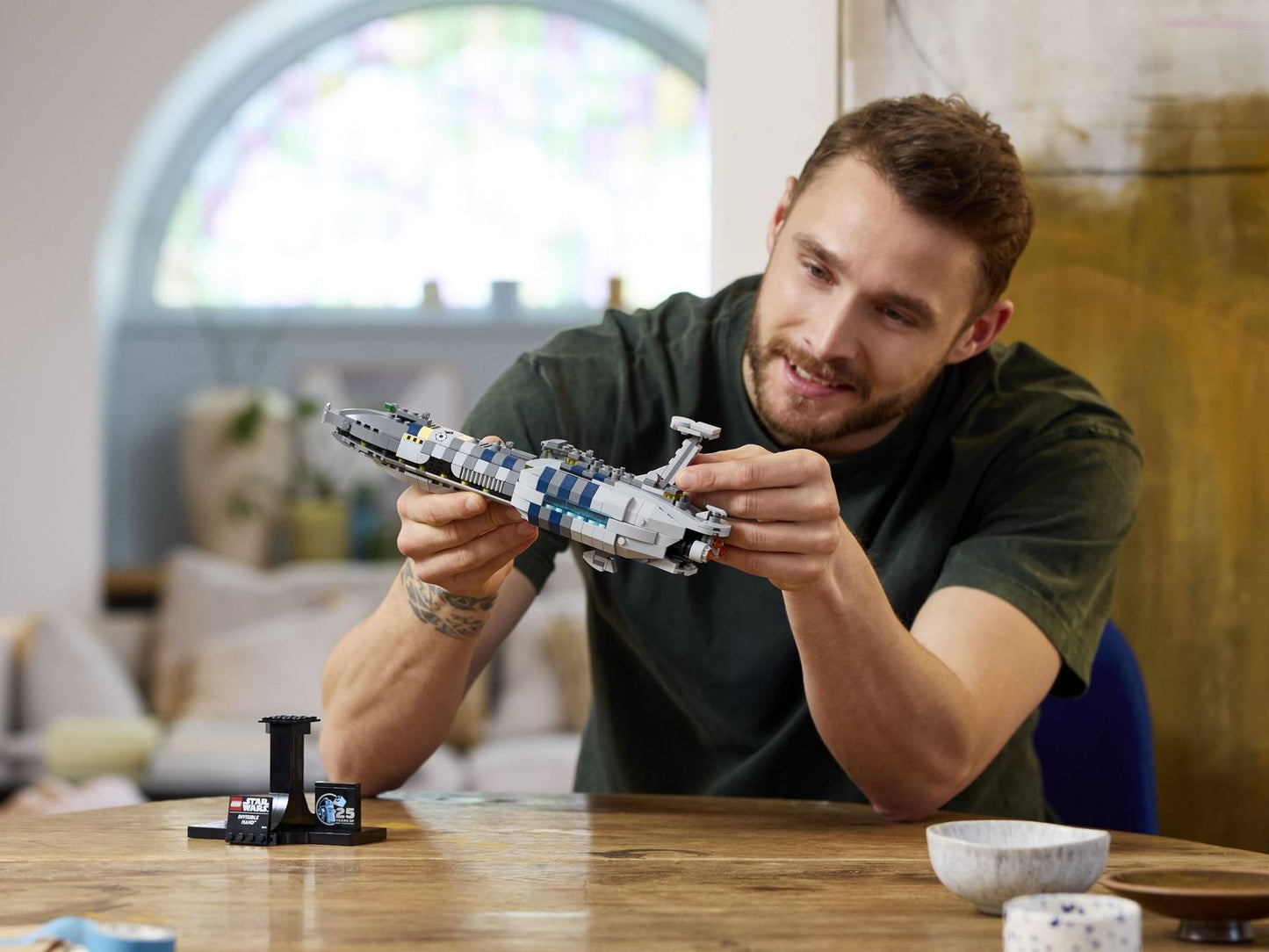 Star Wars Invisible Hand Buildable Starship Vehicle Model