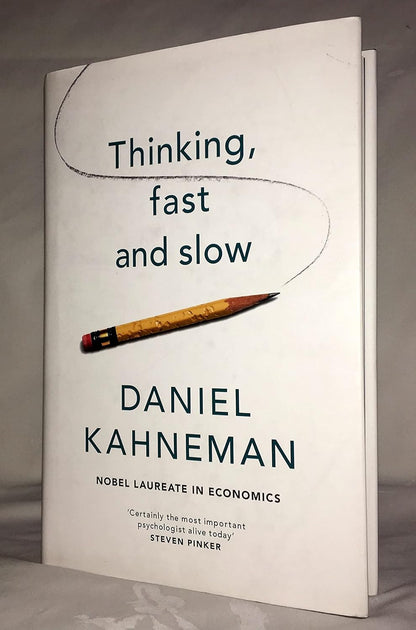 (HARDCOVER) THINKING FAST AND SLOW by DANIEL KAHNEMAN