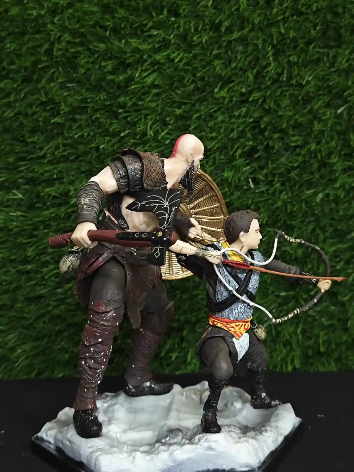 Kratos & Atreus Figure – God of War Premium Collectible
