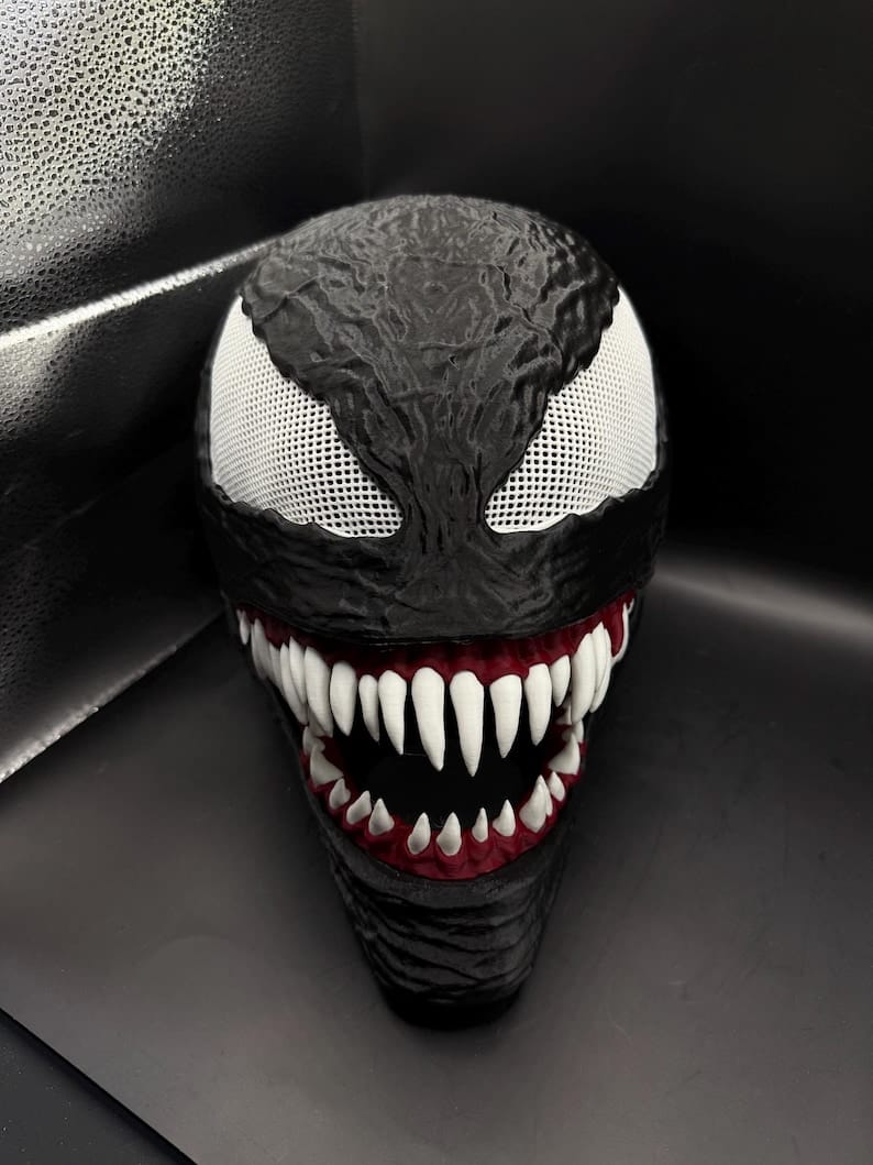 Articulated Venom Mask – 3D Printed Collectible Helmet