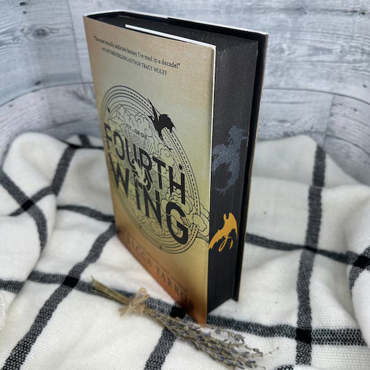 Fourth wing ( HARDCOVER ) by Rebecca Yarros