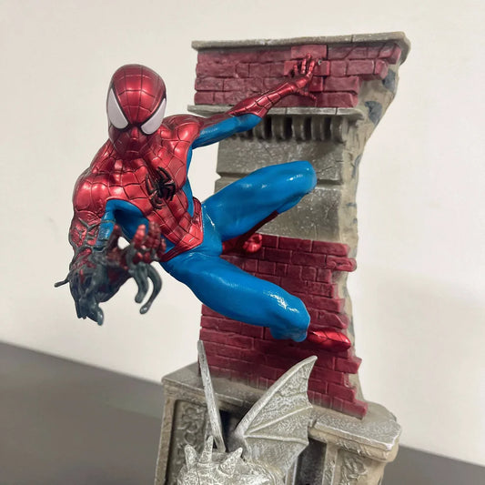 Spider-Man Metropolis Scaling The Walls Premium Action Figure 30cm