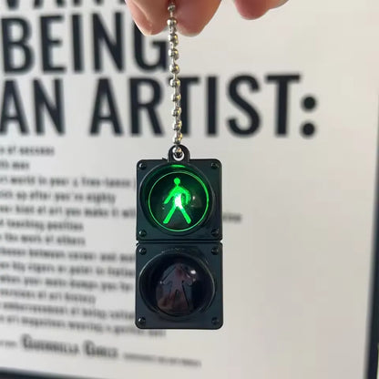 Cool Mini Traffic Light LED Keychain Lights Up And Glows!