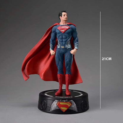 DC: Super-Man 21cm Led Base - Premium Action Figure
